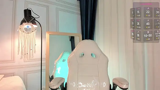 Doll Isa  online show from November 2025 06:36:02 PM