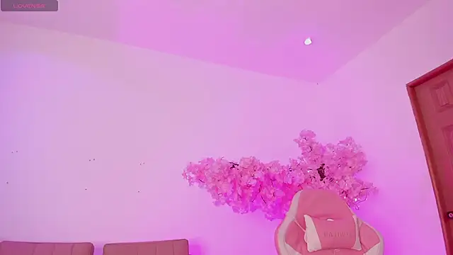 Doll Isa  online show from January 2026 06:44:02 PM