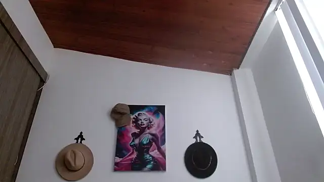 Crystal Star  online show from February 2026 11:54:01 AM