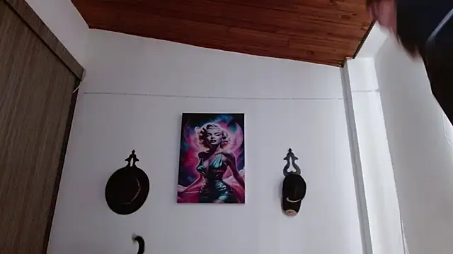 Crystal Star  online show from April 2026 01:07:01 PM