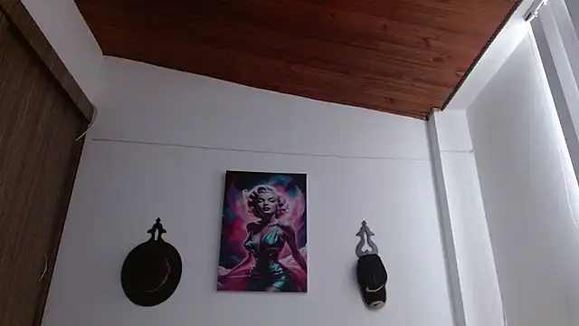 Crystal Star  online show from April 2026 12:31:01 PM