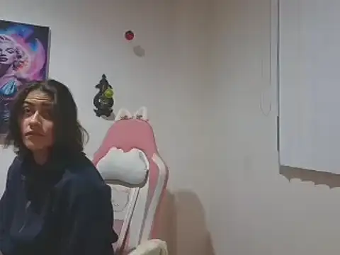 Crystal Star  online show from December 2025 10:25:01 AM