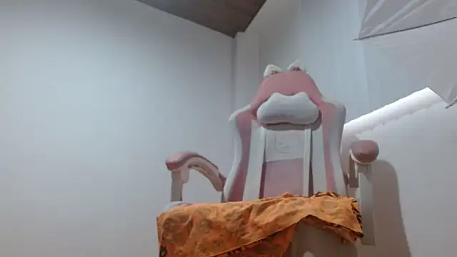 Crystal Star  online show from December 2025 11:25:01 AM