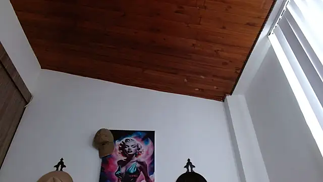 Crystal Star  online show from February 2026 11:53:01 AM