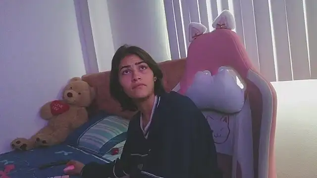 Snapshot of Crystal_Star_ chatting on November 2025 01:26:01 PM Crystal Star online show from November 2025 01:26:01 PM