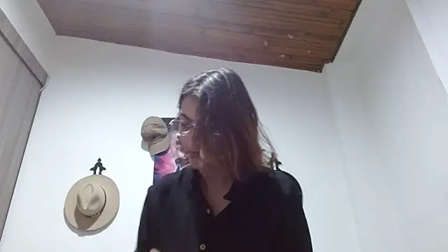 Crystal Star  online show from February 2026 11:05:02 PM