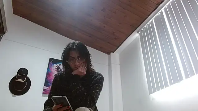 Crystal Star  online show from March 2026 02:39:01 PM