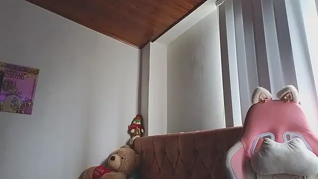 Snapshot of Crystal_Star_ chatting on November 2025 03:55:02 PM Crystal Star online show from November 2025 03:55:02 PM