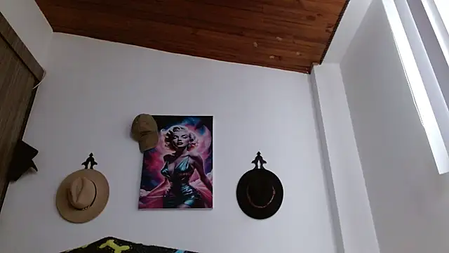 Crystal Star  online show from February 2026 12:04:01 PM