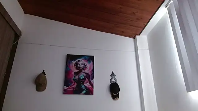 Crystal Star  online show from April 2026 01:59:01 PM