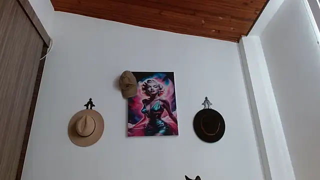 Crystal Star  online show from February 2026 03:43:01 PM