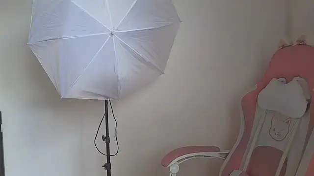 Snapshot of Crystal_Star_ chatting on November 2025 03:17:01 PM Crystal Star online show from November 2025 03:17:01 PM