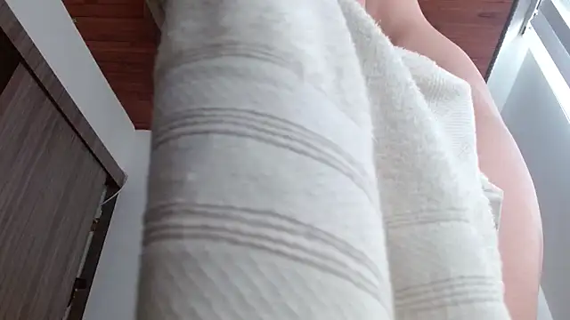 Crystal Star  online show from February 2026 06:10:02 PM