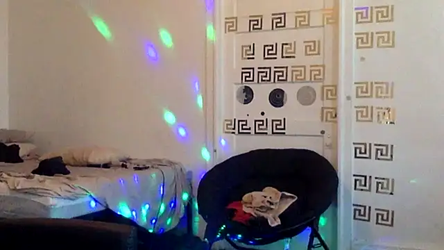 Diodre Benyoon online show from April 2026 01:02:02 AM