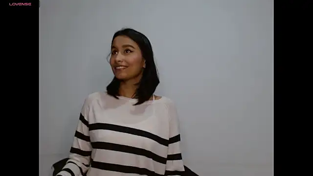 Snapshot of Gia_Lee chatting on November 2025 03:21:02 AM Gia Lee online show from November 2025 03:21:02 AM