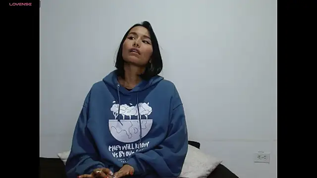 Gia Lee online show from December 2025 04:06:02 AM