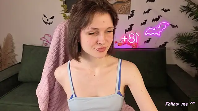 Snapshot of Shine_Vivi chatting on November 2025 01:17:01 PM Shine Vivi online show from November 2025 01:17:01 PM