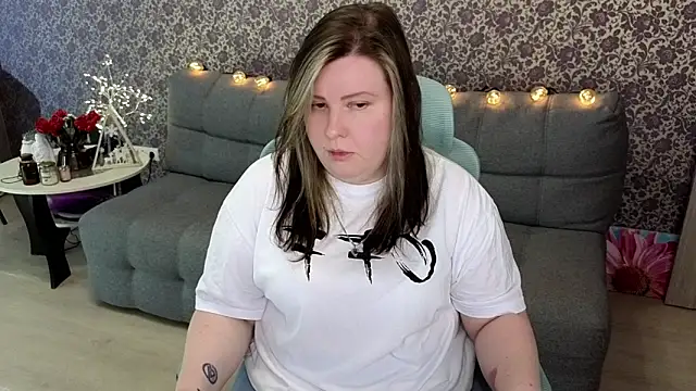 Lillit   online show from September 2025 08:37:01 PM