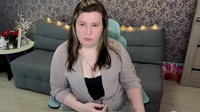 Lillit   online show from October 2025 08:41:02 PM