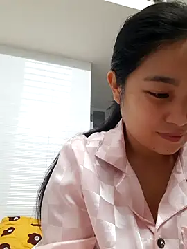 Snapshot of Minn-cute chatting on October 2025 04:46:01 AM Minn-cute online show from October 2025 04:46:01 AM