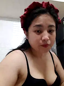 Snapshot of Minn-cute chatting on October 2025 01:01:01 PM Minn-cute online show from October 2025 01:01:01 PM