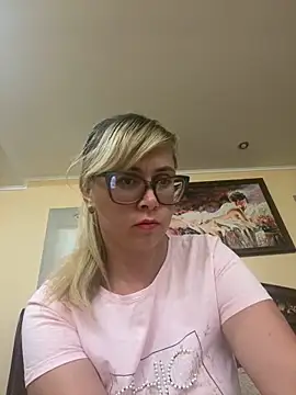 Crystal00Girl online show from September 2025 09:59:02 PM
