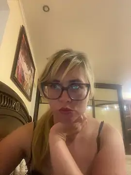 Crystal00Girl online show from September 2025 09:17:02 PM