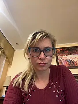 Crystal00Girl online show from October 2025 09:38:01 PM