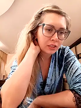 Crystal00Girl online show from November 2025 08:56:02 PM