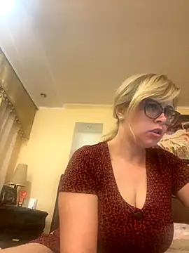 Crystal00Girl online show from September 2025 08:48:01 PM