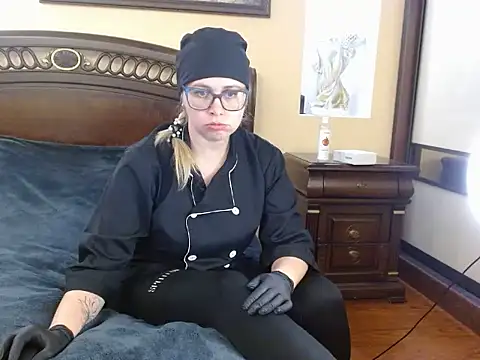 Crystal00Girl online show from December 2025 11:00:02 AM