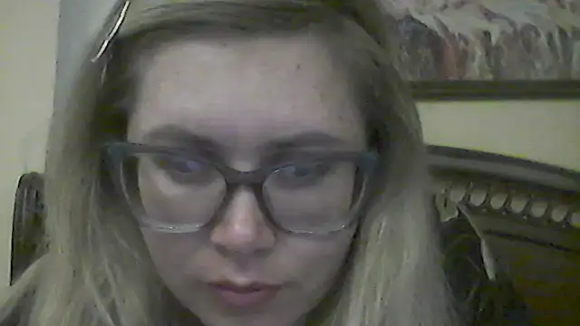 Crystal00Girl online show from November 2025 10:03:02 PM