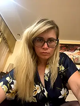 Crystal00Girl online show from September 2025 09:24:01 PM