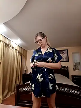 Crystal00Girl online show from October 2025 08:10:01 PM