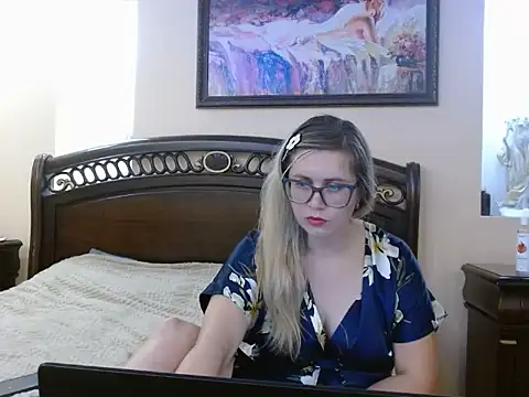 Crystal00Girl online show from November 2025 09:31:01 PM