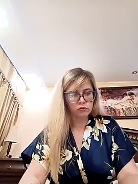 Crystal00Girl online show from October 2025 10:20:02 PM