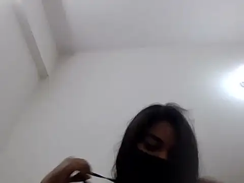 Snapshot of Little_toy_girl chatting on October 2025 10:54:01 PM Little toy girl online show from October 2025 10:54:01 PM