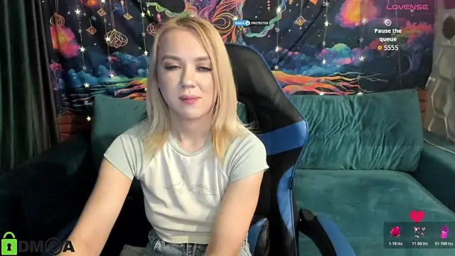 CrystalGirl99 online show from March 2026 07:45:01 AM