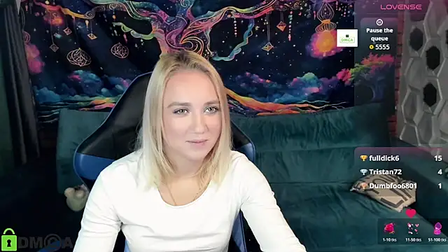 CrystalGirl99 online show from October 2025 08:48:01 AM