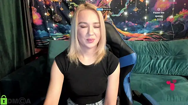 CrystalGirl99 online show from April 2026 07:04:02 AM