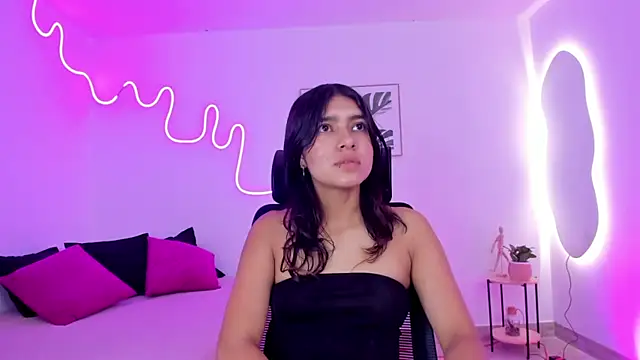 Cherrydollxx online show from September 2025 12:01:02 PM