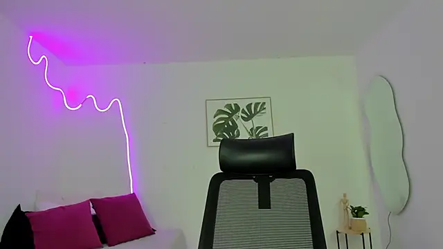 Cherrydollxx online show from September 2025 12:01:02 PM