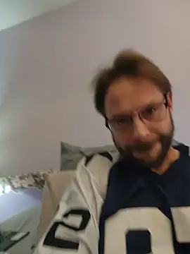 Chiligrande6969 online show from November 2025 06:01:01 PM