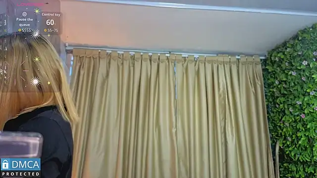 Snapshot of nena_cupcake_ chatting on May 2026 11:18:02 AM nena cupcake online show from May 2026 11:18:02 AM