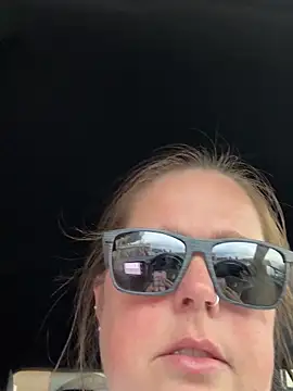 hornykitty1210 online show from November 2025 08:12:01 PM