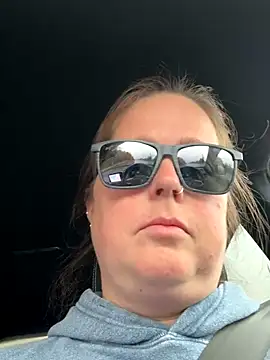 hornykitty1210 online show from October 2025 04:15:02 PM