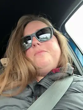 hornykitty1210 online show from November 2025 05:16:01 PM