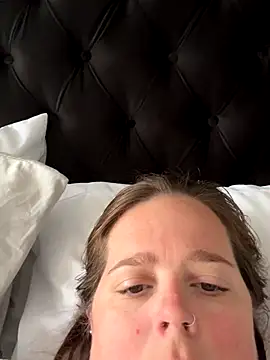 hornykitty1210 online show from November 2025 05:17:02 PM