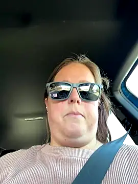 hornykitty1210 online show from November 2025 03:27:02 PM