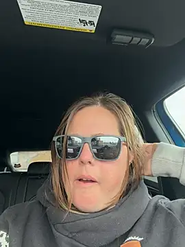 hornykitty1210 online show from January 2026 07:50:01 PM